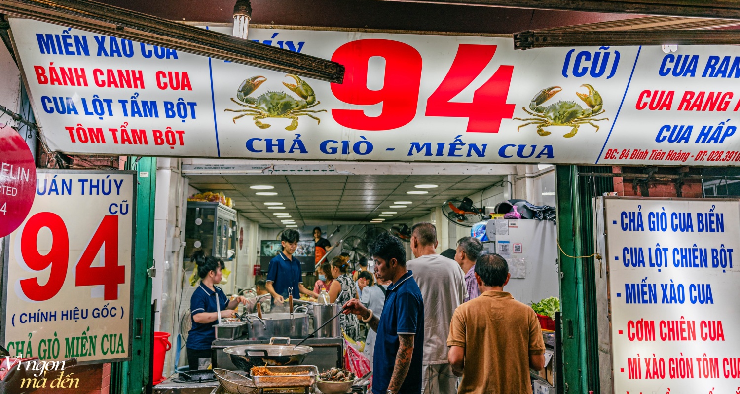 Quán cua từng khiến khách &quot;đau đầu&quot; vì cái tên dễ gây nhầm lẫn, tiết lộ bí quyết khiến cả khách Việt và khách nước ngoài đều mê đắm - Ảnh 1.