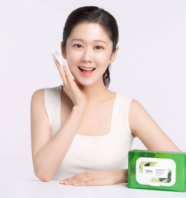 Jang Nara chăm da thế nào mà U45 vẫn trẻ đẹp, được ví như &quot;ma cà rồng&quot; xứ Hàn- Ảnh 1.