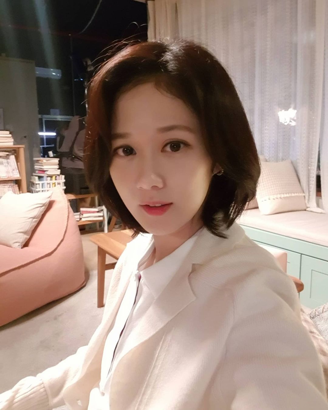 Jang Nara chăm da thế nào mà U45 vẫn trẻ đẹp, được ví như &quot;ma cà rồng&quot; xứ Hàn- Ảnh 5.