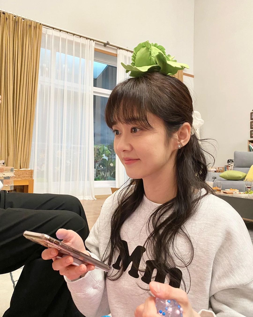 Jang Nara chăm da thế nào mà U45 vẫn trẻ đẹp, được ví như &quot;ma cà rồng&quot; xứ Hàn- Ảnh 4.