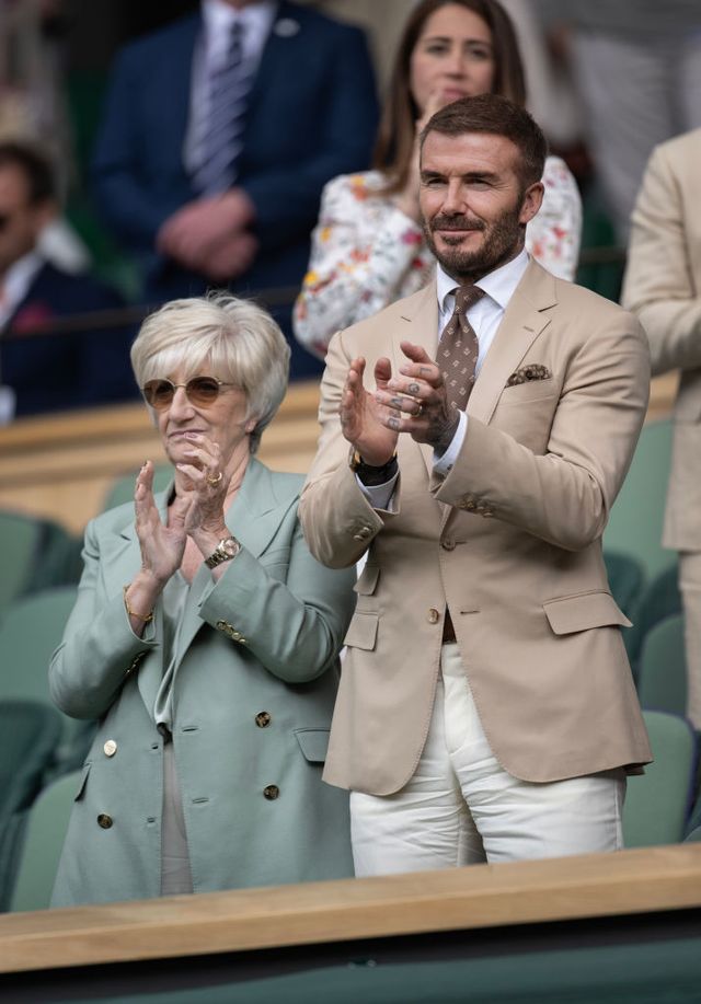David Beckham ngồi ở &quot;khu hoàng gia&quot; trên khán đài Wimbledon, vợ chồng Harry - Meghan thêm một lần &quot;muối mặt&quot;?- Ảnh 2.