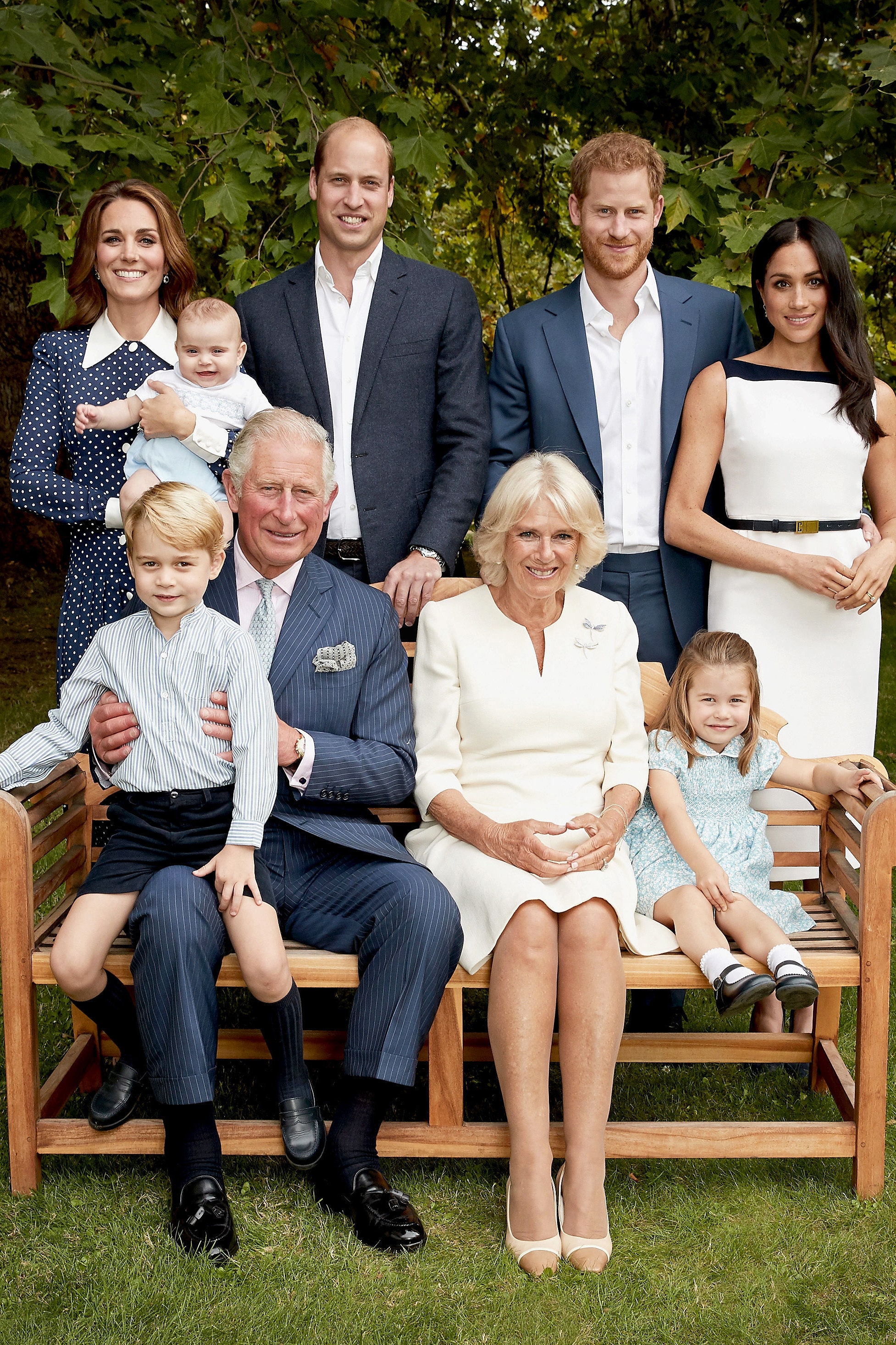 Harry and Meghan received a "sharp" warning about the future of their children Archie and Lilibet from a relative - Photo 2.