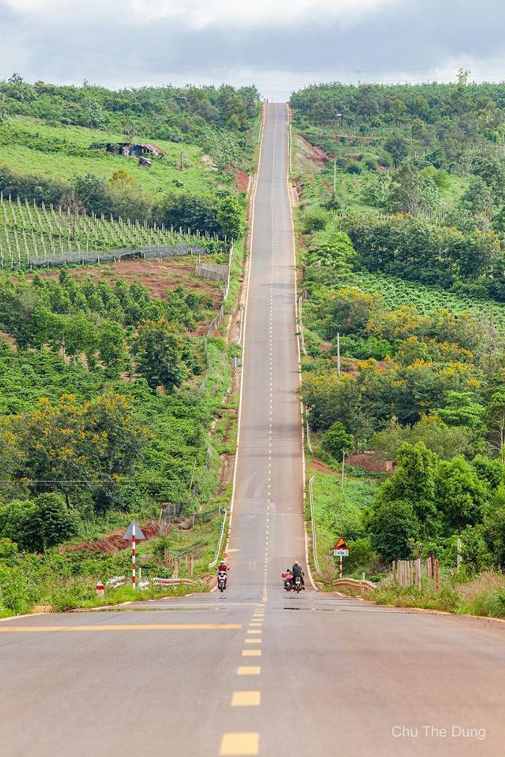 Phát hiện &quot;con đường dựng đứng&quot; ở Tây Nguyên, chưa đến 1km nhưng làm nhiều người nổi da gà khi nhìn thấy- Ảnh 4.