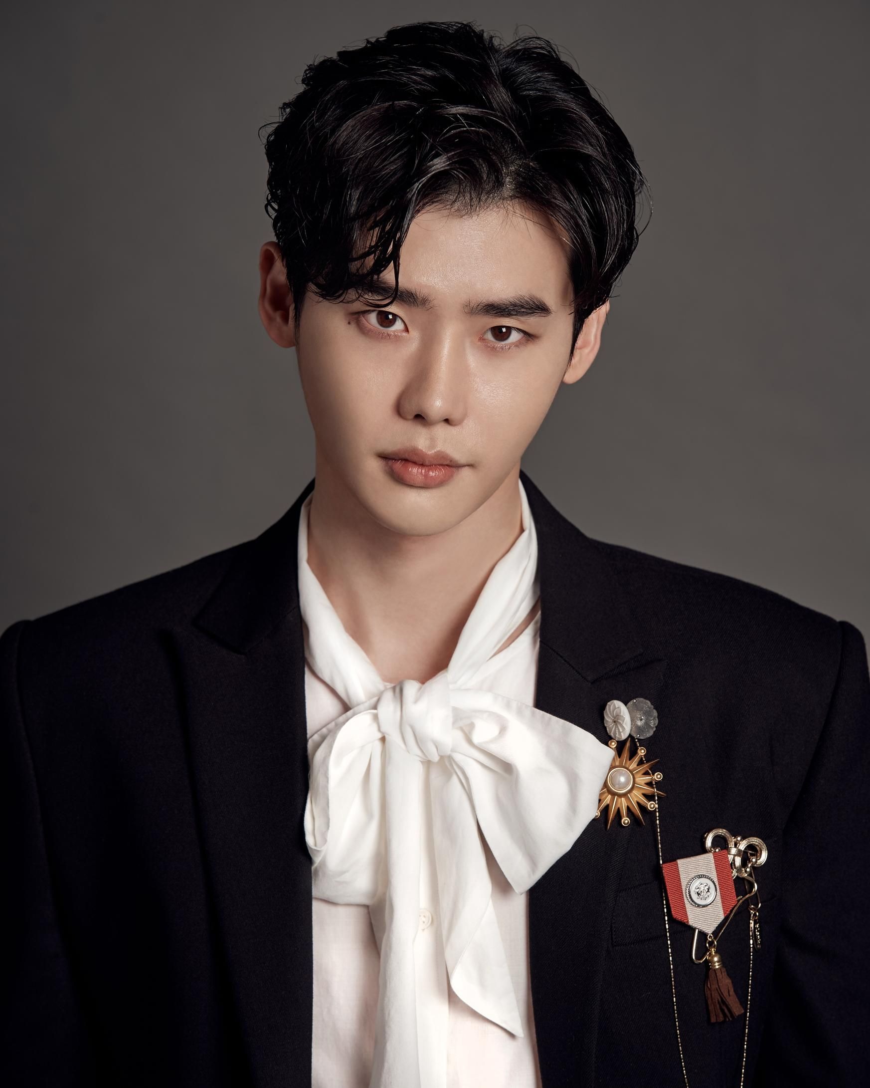 Cực HOT: Lee Jong Suk đang ở Đà Nẵng!- Ảnh 1.