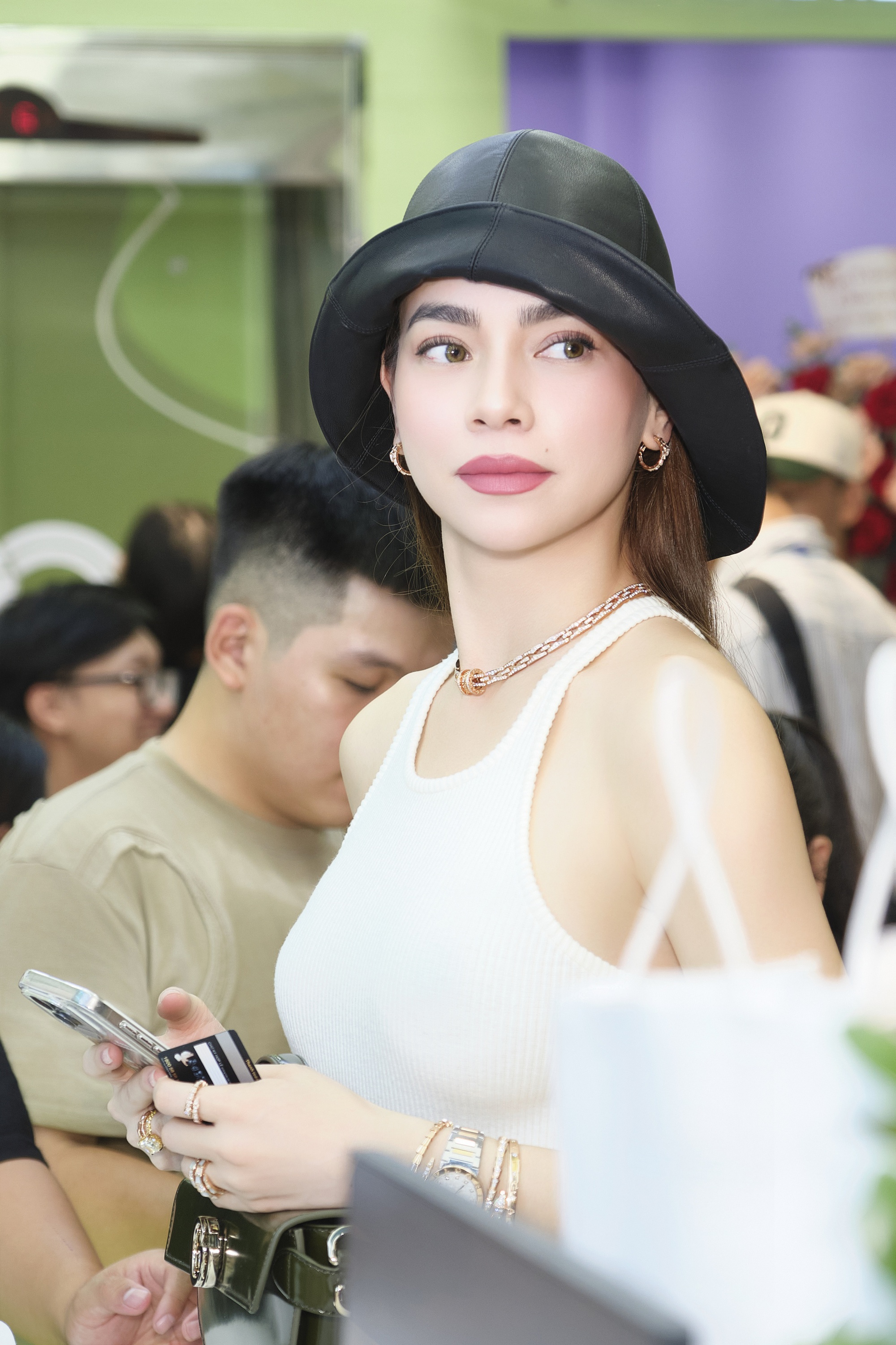 &quot;Đại hội visual&quot; cực hot: Lan Ngọc khoe dáng hậu du học Úc, Hà Hồ - Hương Giang có vượt ải cam thường?- Ảnh 2.