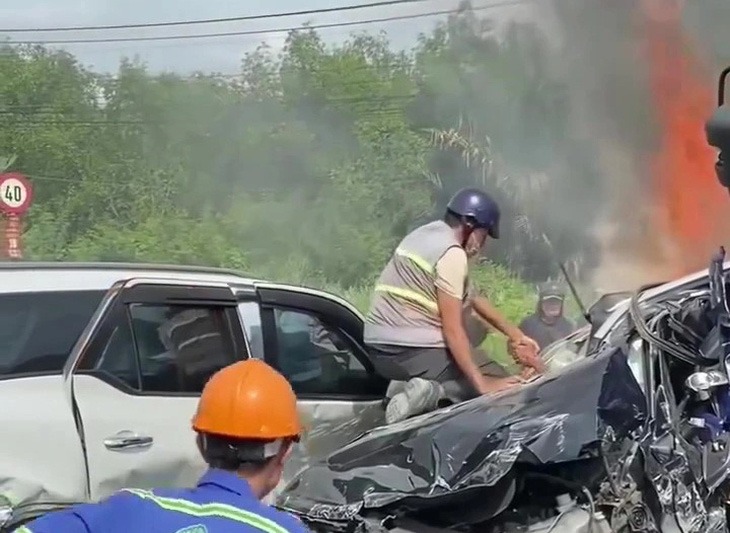 Anh công nhân trực tiếp kéo tay, cứu tài xế trên cầu Phú Mỹ: Từng là giáo viên sư phạm, không dám nhận 