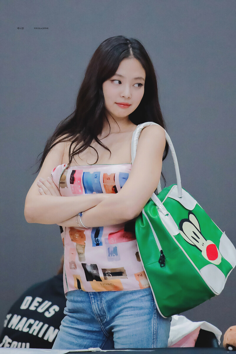 240808-jennie-blackpink-8th-anniversary-fansign-event-in-seoul-documents-11-1723458270822325184004-1723469952357-1723469952501444113575.jpeg