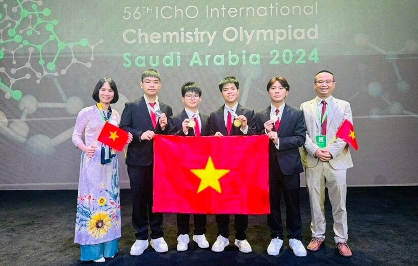 10X Bắc Giang hai lần giành huy chương Olympic quốc tế, ước mơ làm nhà khoa học - Ảnh 1.