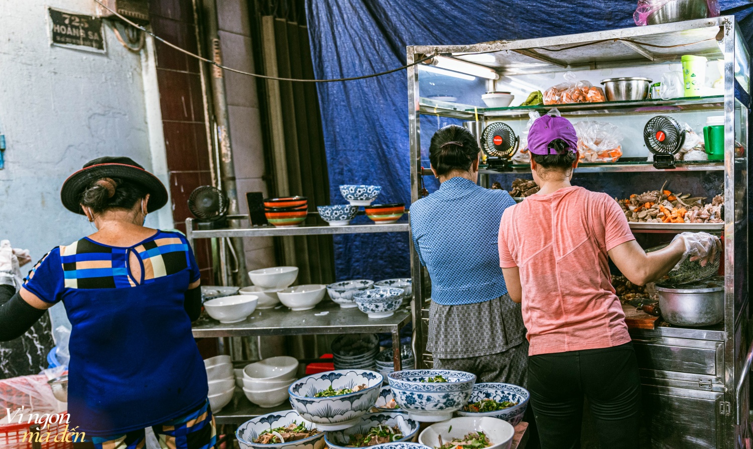 Chàng trai bỏ công việc ngân hàng lương cao đi bán quán bún bò bán vài tiếng là hết hàng: &quot;Làm nghề này cực nhưng mình thấy hạnh phúc!&quot; - Ảnh 5.