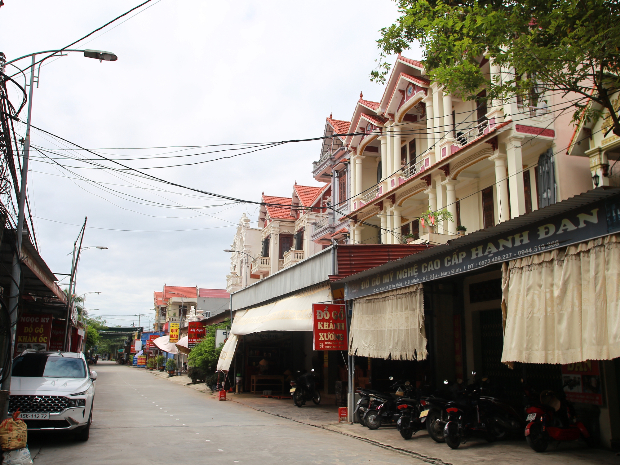 Ngắm nhìn cận cảnh những tòa lâu đài, dinh thự nguy nga, tráng lệ ở ngôi làng tỷ phú tại Nam Định- Ảnh 3.