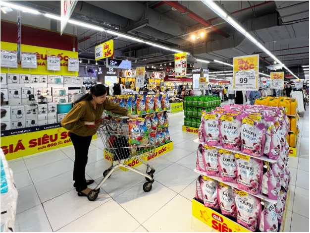 TP.HCM và các tỉnh miền Nam, miền Tây: Lần đầu tiên WinMart ra mắt chương trình Giá siêu rẻ giảm tới 50% - Ảnh 1.