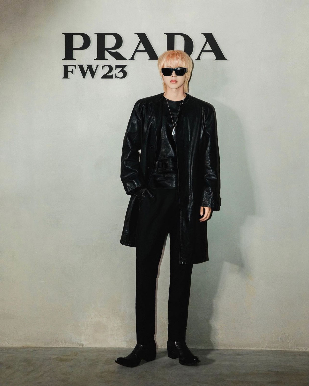 thai-tu-khon-front-row-show-prada-thu-dong-2023-02-16877664806141380597570-1723537524730974758617-1723604738024-17236047381121710102212.png