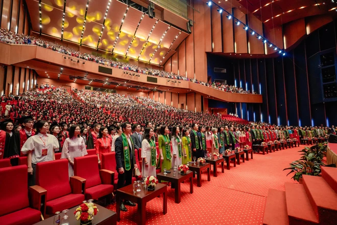 Xôn xao thông tin &quot;sinh viên Ngoại thương không được dự lễ tốt nghiệp của chính mình&quot;, đại diện nhà trường CHÍNH THỨC phản hồi- Ảnh 3.