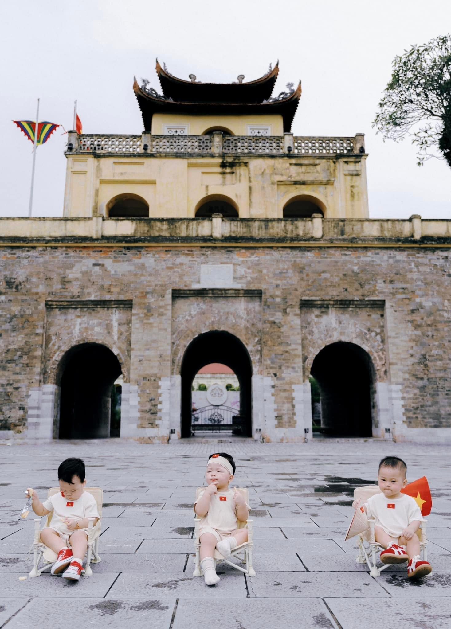 Hội &quot;búp măng non&quot; Hà Nội được &quot;ông bà bô&quot; cho đi đón lễ Quốc Khánh sớm chứng minh &quot;yêu nước là từ bé&quot;- Ảnh 3.