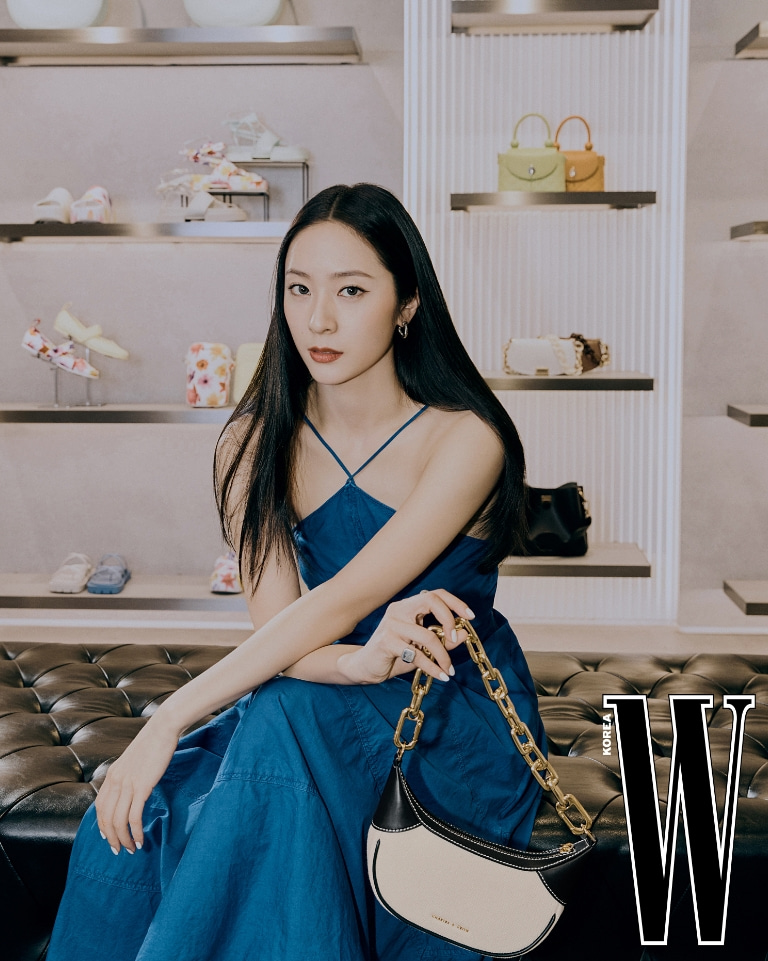 charles-keith-summer-22-w-korea-krystal-store-blog-01-m-17239719813822065690048-1723992864106-1723992864384140538154.jpg