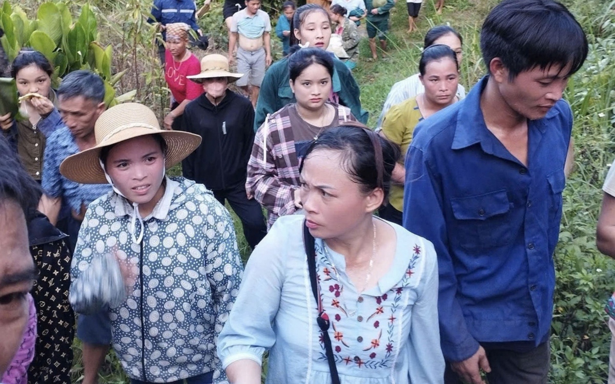 Khẩn trương tìm kiếm cháu bé nghi đi lạc trong rừng sâu ở Yên Bái