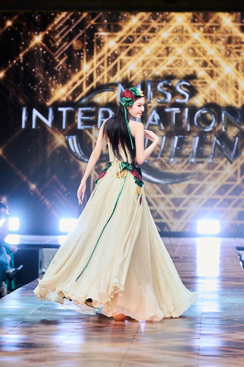 Mỹ nhân chuyển giới Việt biến hình cực đỉnh hút 3 triệu view, đến BTC Miss International Queen cũng mê- Ảnh 6.