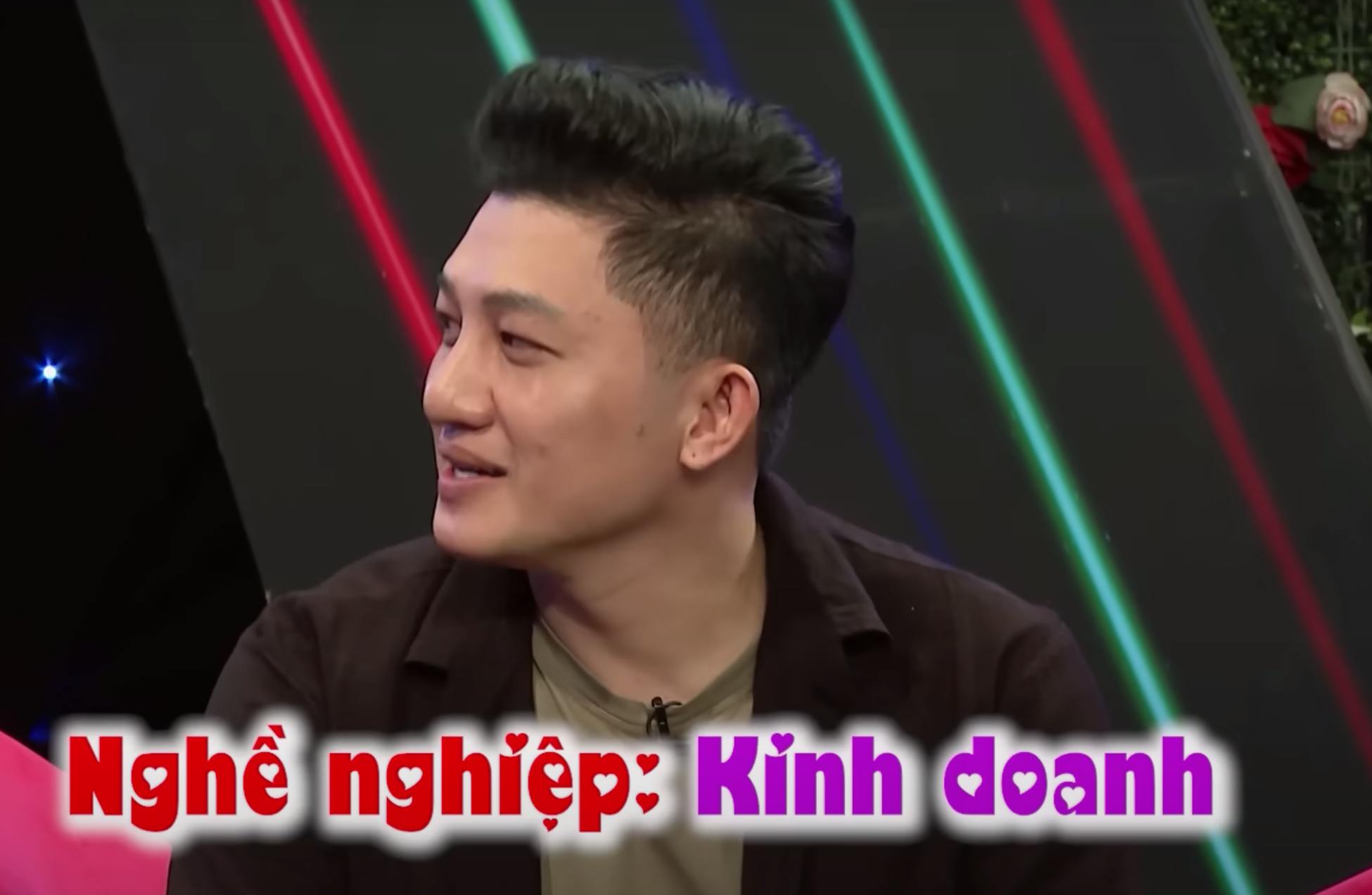 Rung động trước anh chàng đẹp trai, người phụ nữ cảm thán trên sóng truyền hình: &quot;Em gấp lắm rồi&quot;- Ảnh 1.