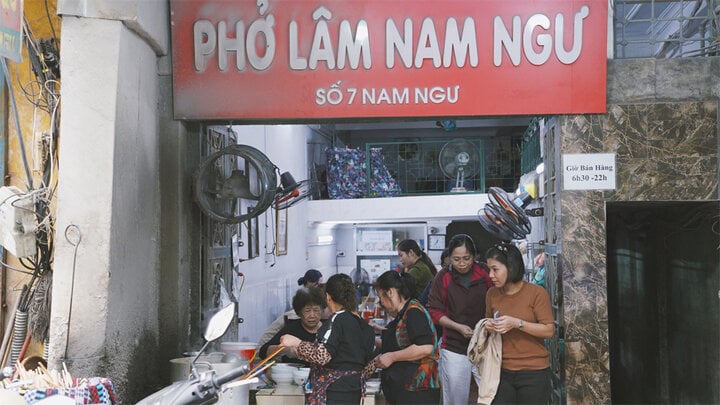 Những quán phở gà ngon nổi tiếng ở Hà Nội - Ảnh 1.