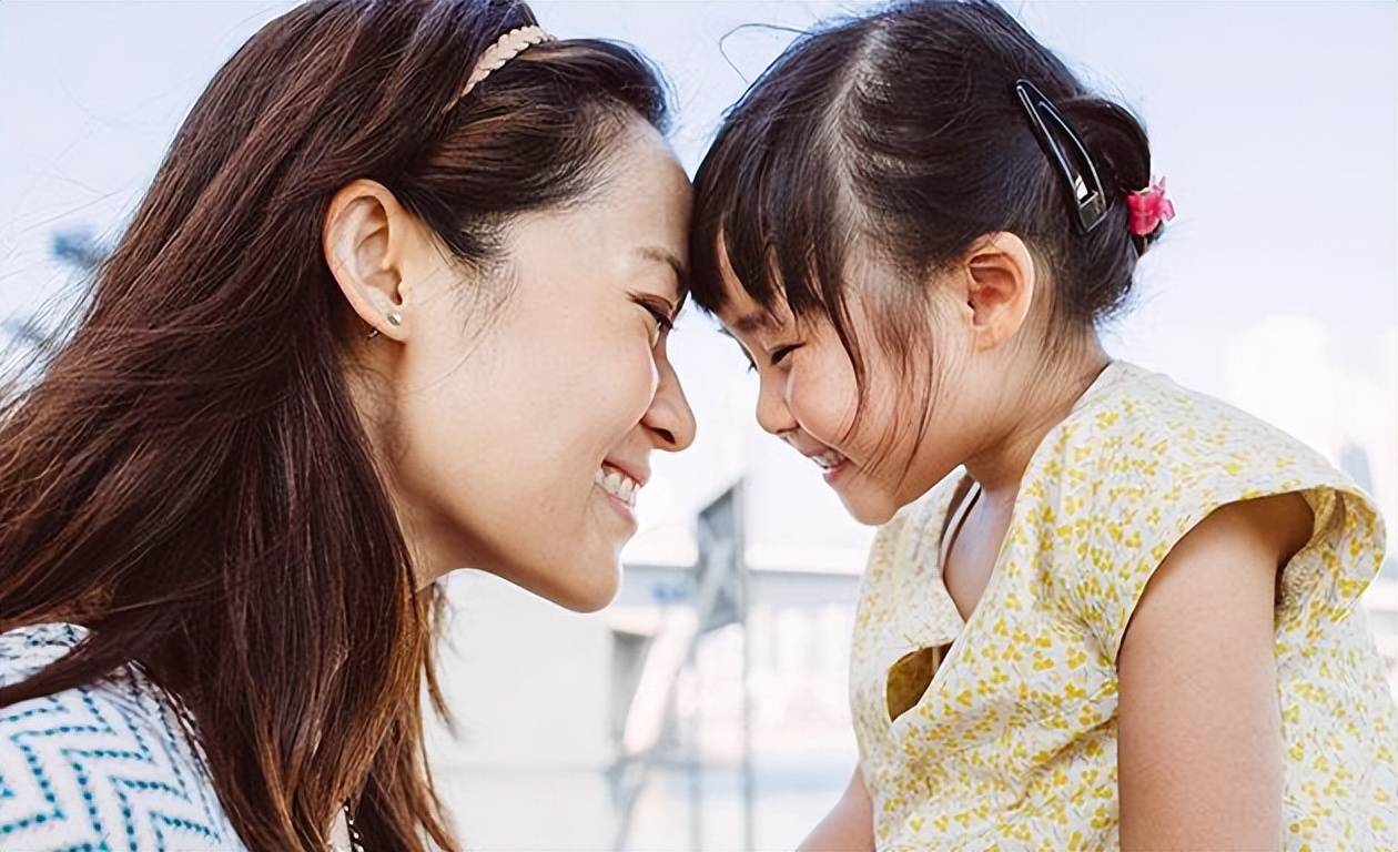 Con bạn c&oacute; 3 dấu hiệu n&agrave;y th&igrave; xin ch&uacute;c mừng: Đ&oacute; l&agrave; điềm b&aacute;o gia đ&igrave;nh thịnh vượng!- Ảnh 1.