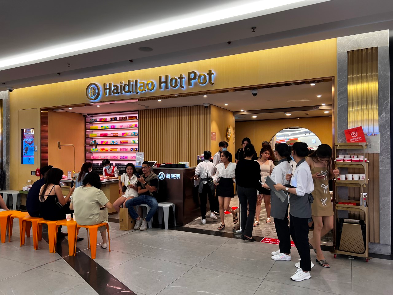 haidilao-landmark-81-6320331ca4e41-1724492169662513792152-1724508320820-1724508321387320477432.png