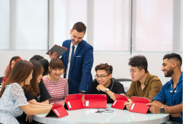 Ng&agrave;nh quản trị Kinh doanh quốc tế: Cơ hội vươn ra thế giới cho c&aacute;c nh&agrave; quản trị tương lai - Ảnh 1.