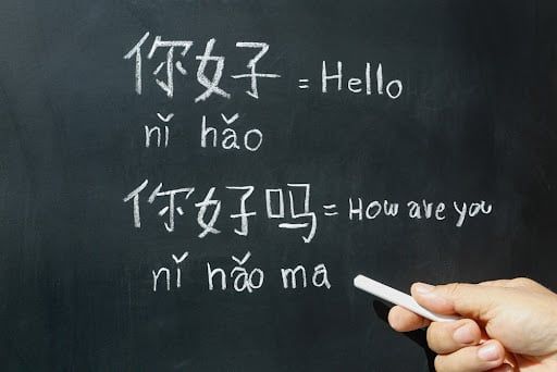 Ngôn ngữ là &quot;trùm&quot; điểm chuẩn năm nay, thuần thục có thể giao tiếp với hơn 1 tỷ người, việc làm thì bao la với mức lương khủng - Ảnh 2.