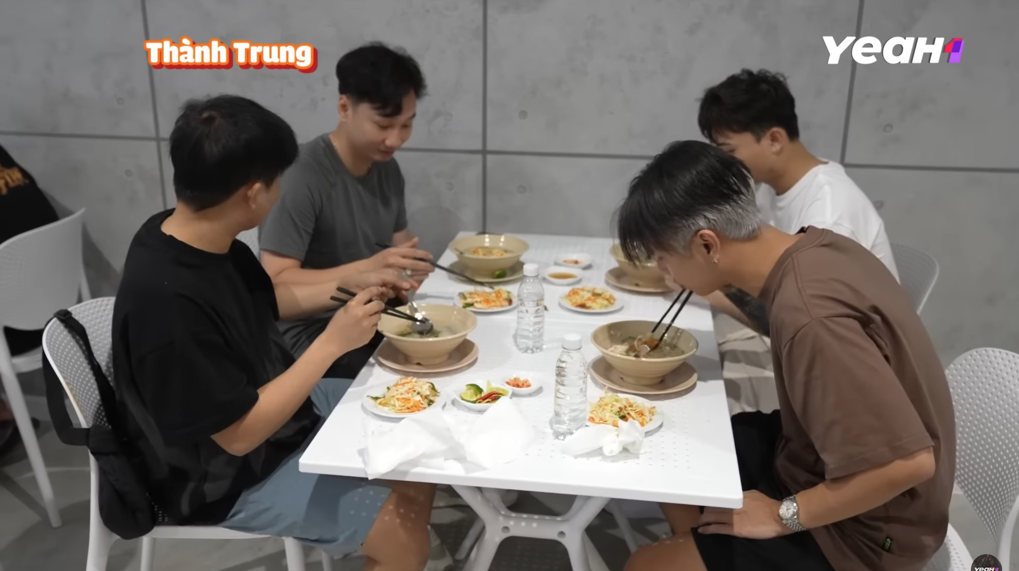 Bác Chất, chị Lượng trong 