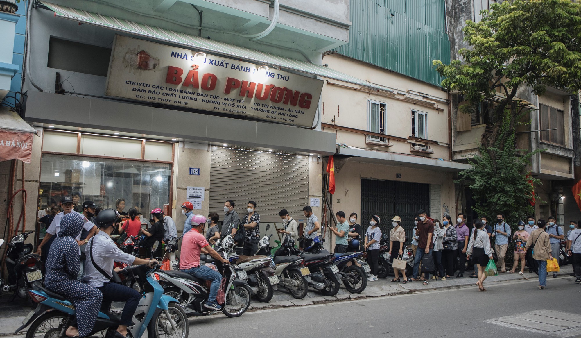 Lý do bánh Trung thu Bảo Phương vắng khách hơn trước- Ảnh 1.