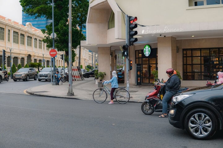 Ngoài Reserve Hàn Thuyên, Starbucks từng đóng nhiều cửa hàng ở trung tâm TP.HCM - Ảnh 3.