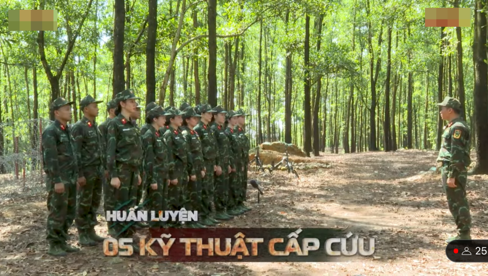 Uyển Ân lăn xả vì nhiệm vụ hậu &quot;ồn ào&quot; thiếu nghiêm túc, Thùy Tiên hút nọc rắn cứu đồng đội- Ảnh 1.