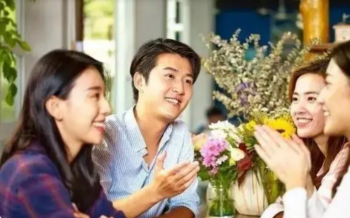 Bận việc đột xuất không tham gia họp lớp, tôi “thở phào” khi thoát nạn lừa đảo: Đa số bạn học cũ đều dính bẫy - Ảnh 3.