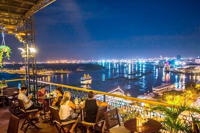 Loạt quán cà phê, nhà hàng view xịn ngắm pháo hoa dịp Quốc khánh 2/9 ở TP.HCM- Ảnh 3.