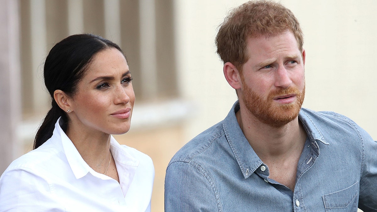 Meghan run rẩy và ngấn lệ tiết lộ từng có ý định tự tử khi sống trong Hoàng gia Anh, Harry lặng người nhìn vợ - Ảnh 4.