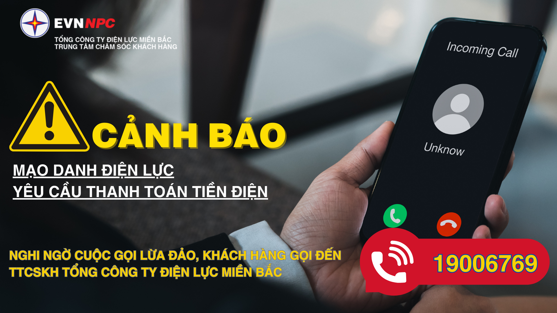 Người đàn ông Hà Nội bị lừa mất gần 2 tỷ đồng trong 1 tiếng - Ảnh 2.