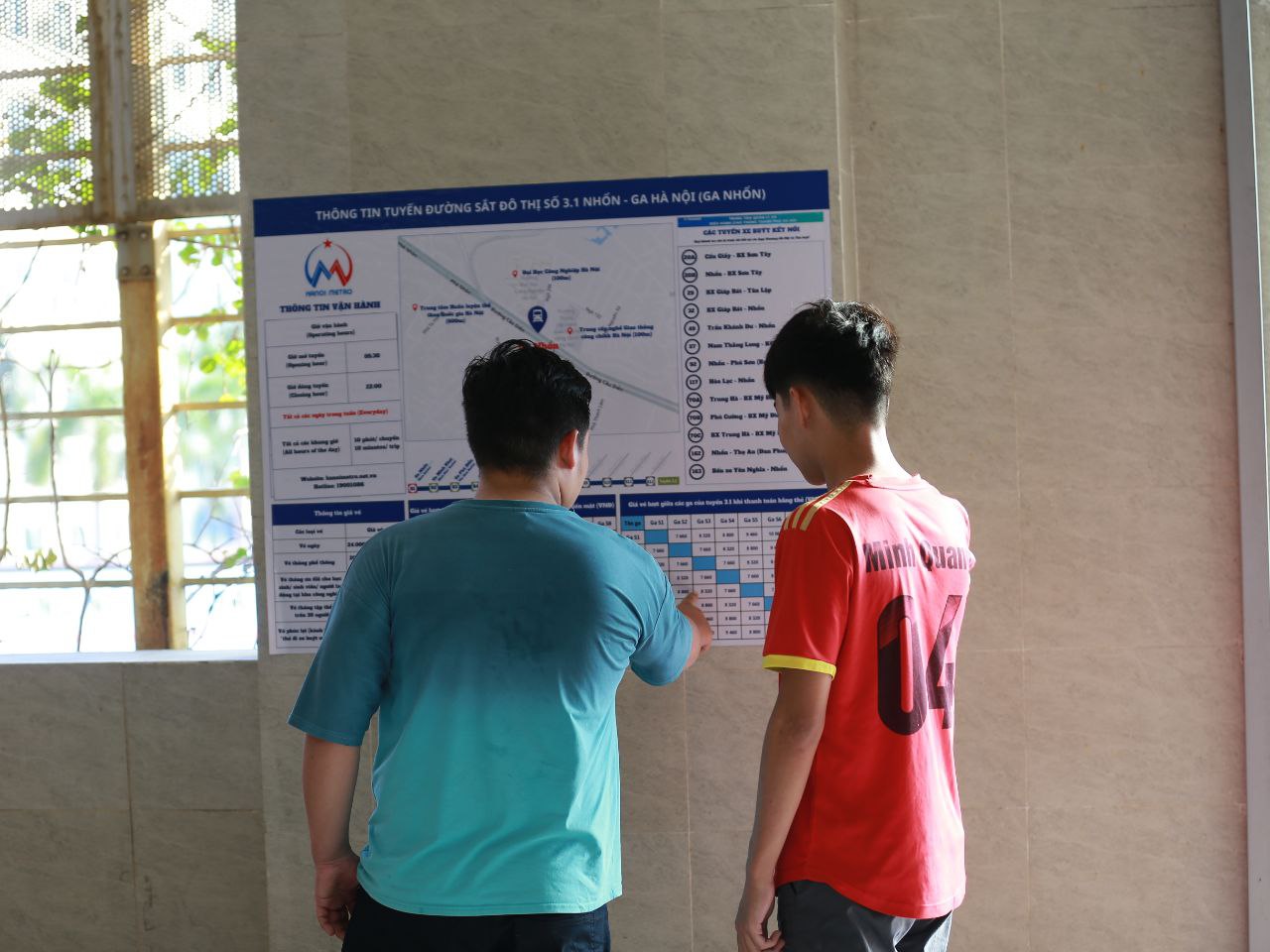 Ngay lúc này: Metro ga Nhổn - Hà Nội bắt đầu đón những vị khách đầu tiên, nhiều trải nghiệm vô cùng thú vị!- Ảnh 2.