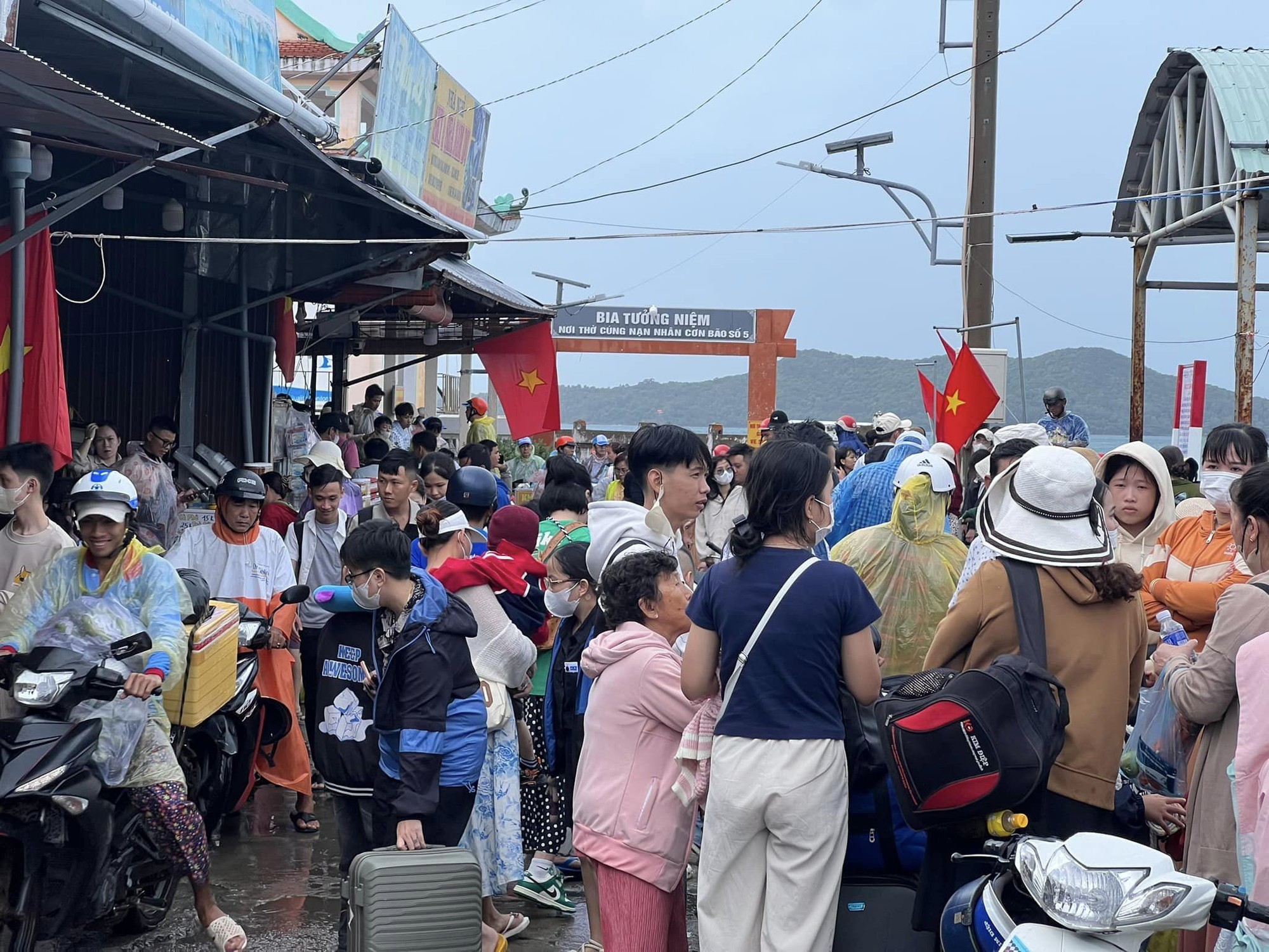 CẬP NHẬT lễ 2/9: Đà Lạt gói gọn bằng 2 từ "đông - lạnh", Nha Trang lại vắng vẻ bất ngờ- Ảnh 14.