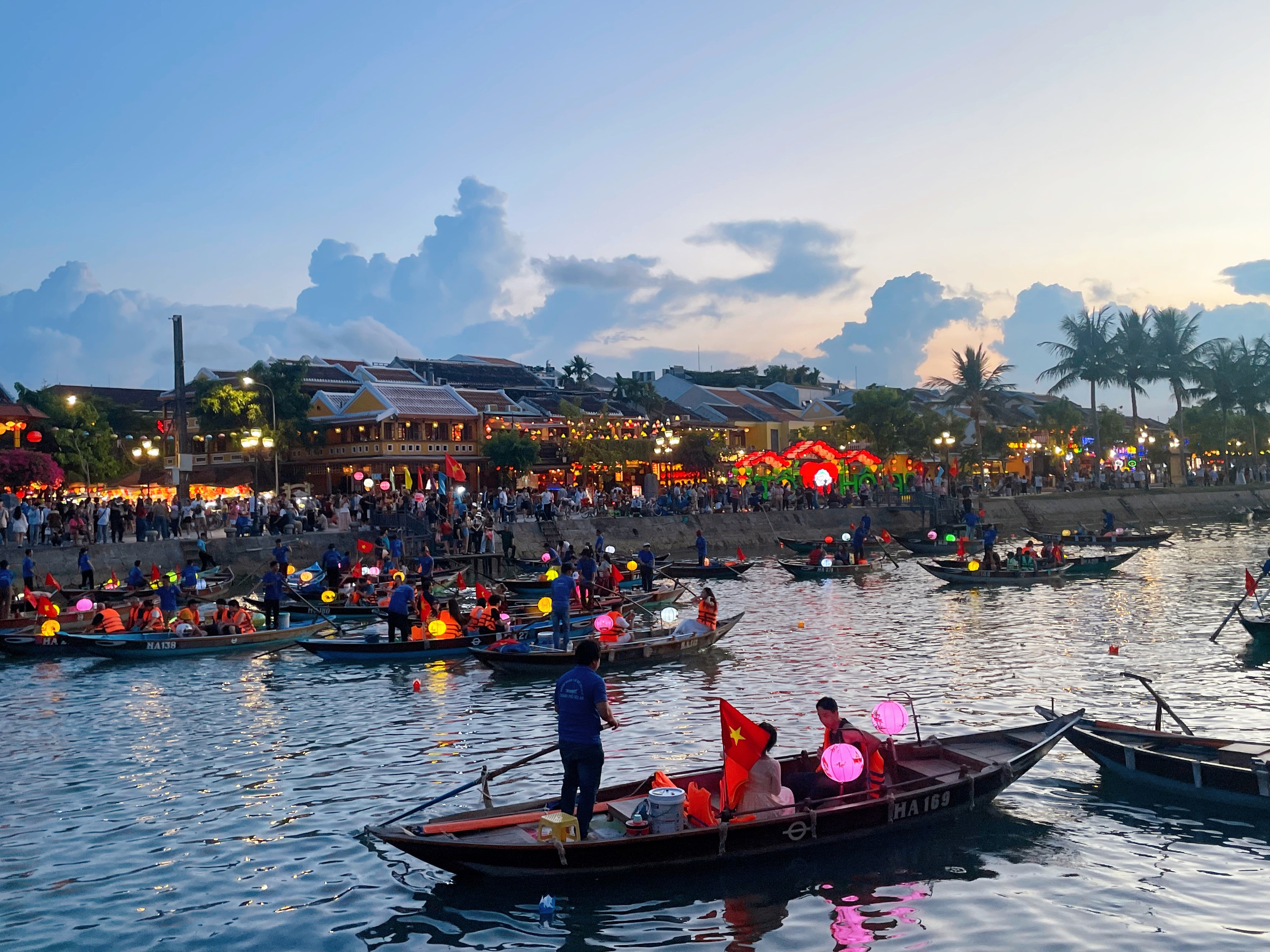 Hội An ngày nghỉ lễ: Một góc sống ảo cả nghìn 