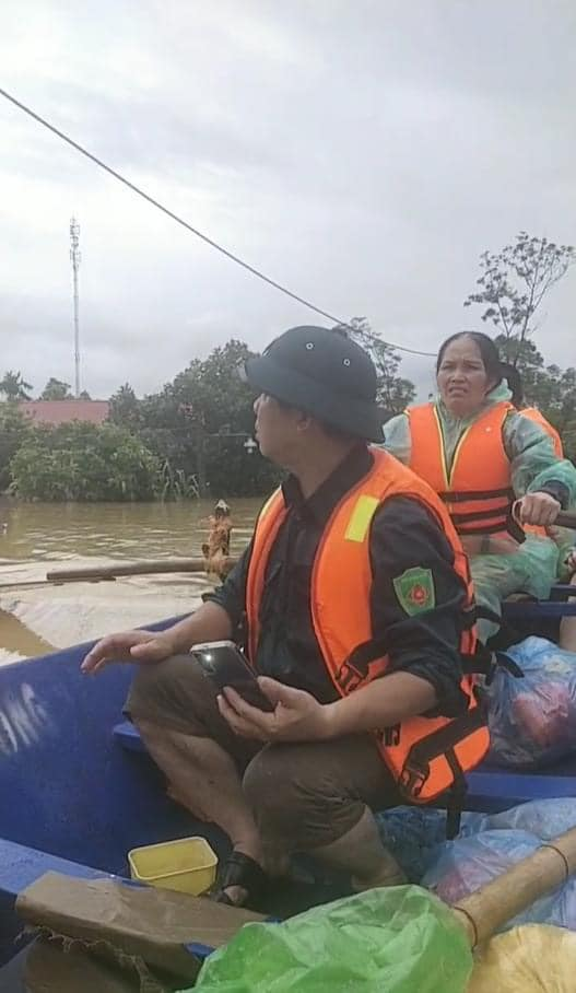 Đồng bào ơi, mọi ngả đường đều đang hướng về tâm lũ!- Ảnh 9.