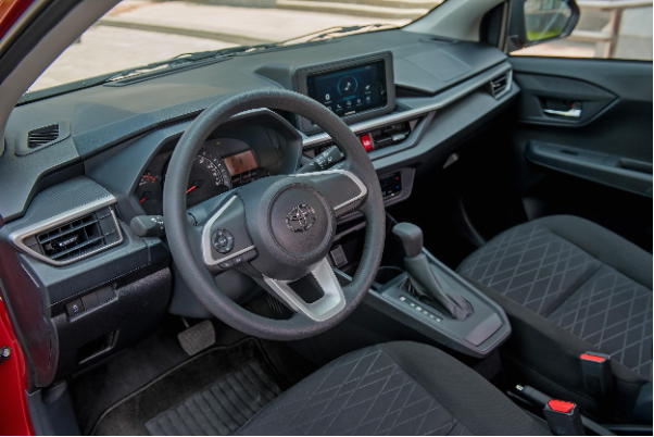 Nhỏ mà có võ - nét đẹp tương đồng giữa phái nữ và Toyota Wigo - Ảnh 2. Nhỏ mà có võ - nét đẹp tương đồng giữa phái nữ và Toyota Wigo - Ảnh 2.