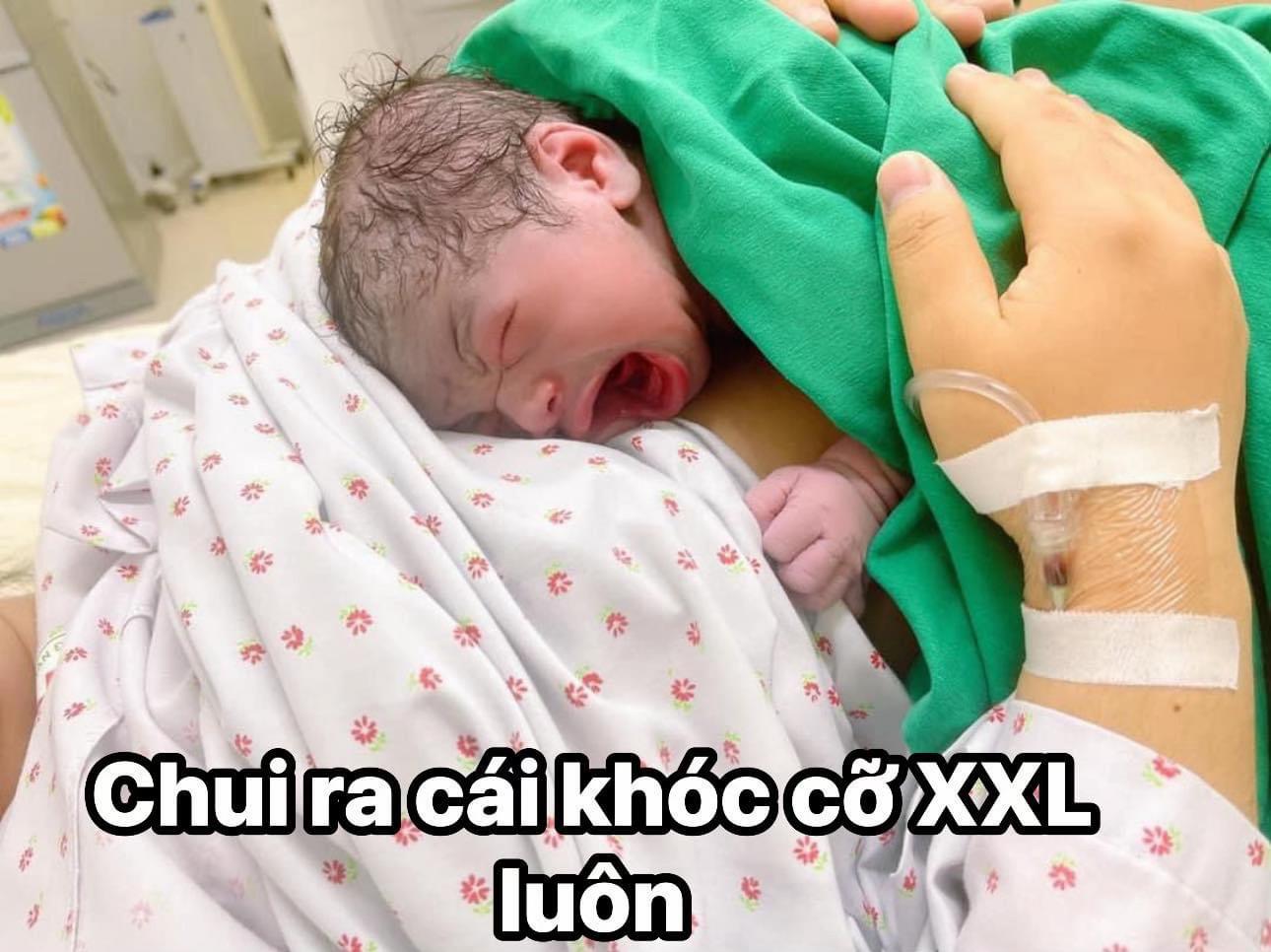 Em bé có kiểu khóc khiến cả MXH phải cười, xem xong dân tình khẳng định: &quot;Lê Dương Bảo Lâm chỉ là cái tên&quot; - Ảnh 1.