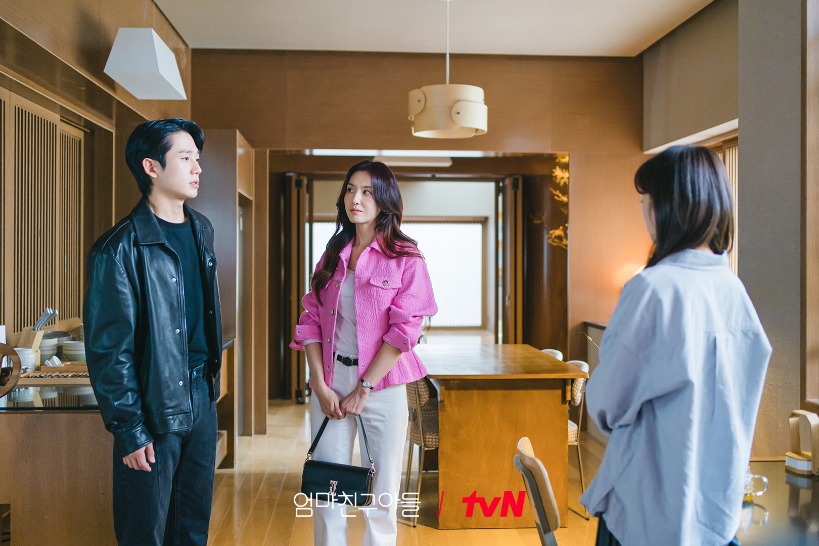 Tình cũ của Jung Hae In 40 vẫn trẻ đẹp, 