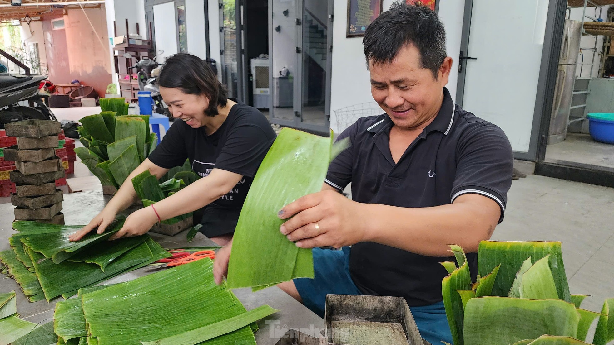 Người dân Đà Nẵng nấu bánh chưng xuyên đêm ủng hộ vùng lũ miền Bắc - Ảnh 9.