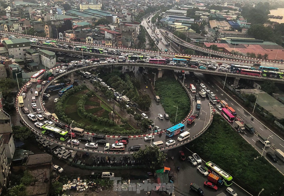 Lũ trên sông Hồng tại Hà Nội đã đạt đỉnh và ngừng dâng, dưới báo động 3- Ảnh 5.