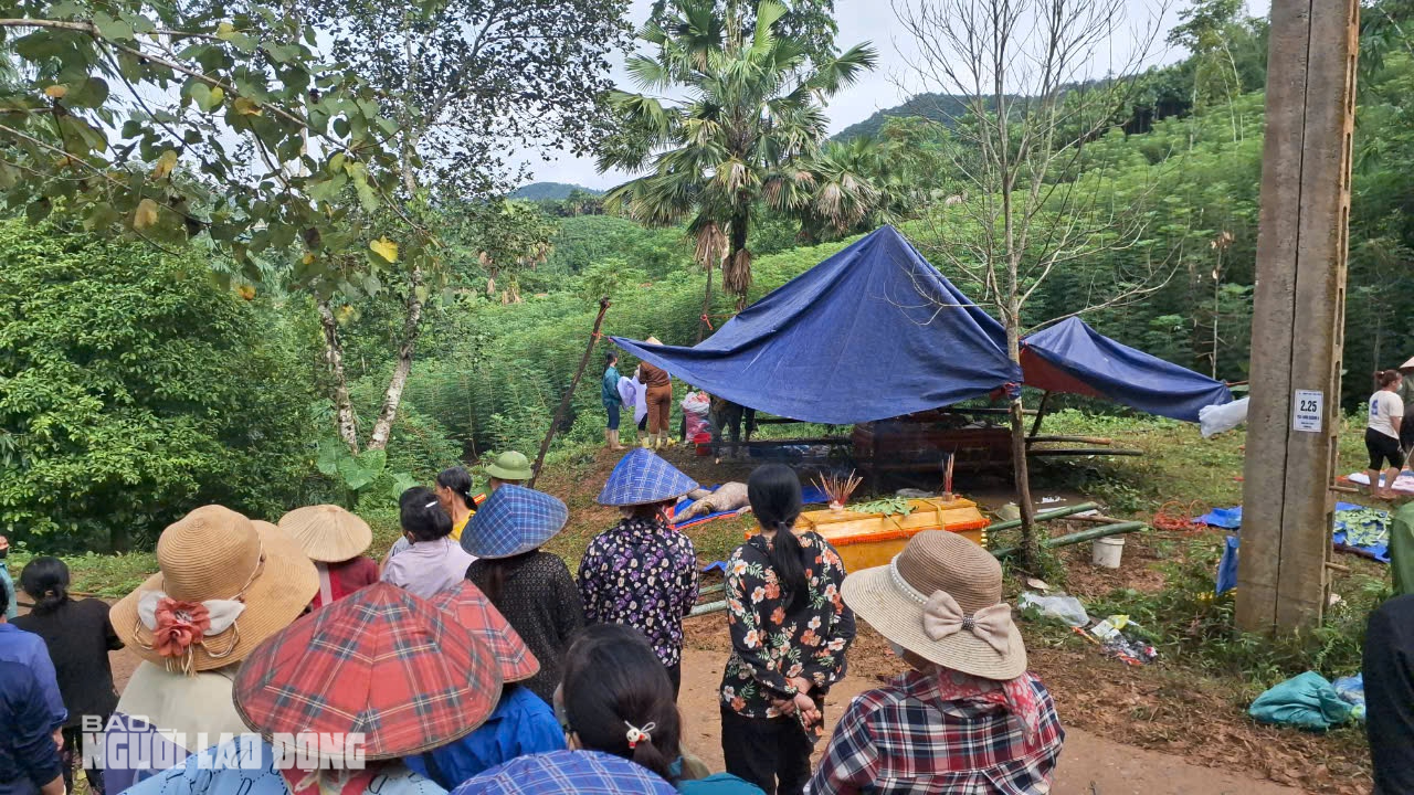 Tang thương bao trùm bản Làng Nủ: Những đứa trẻ mồ côi sau cơn lũ quét; Gia đình 5 người chỉ còn một- Ảnh 2.