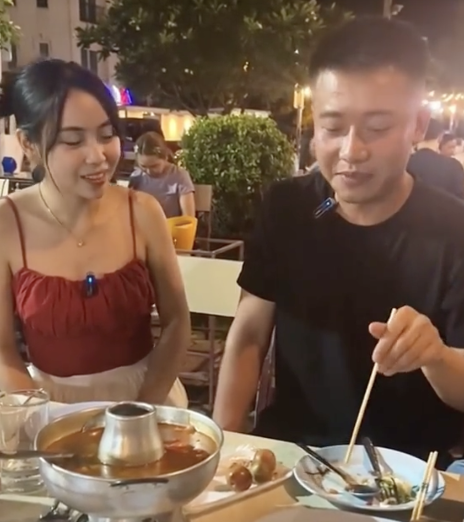 Thông tin về thời điểm Quang Linh Vlogs kết hôn với &quot;bạn gái bí ẩn&quot;- Ảnh 2.