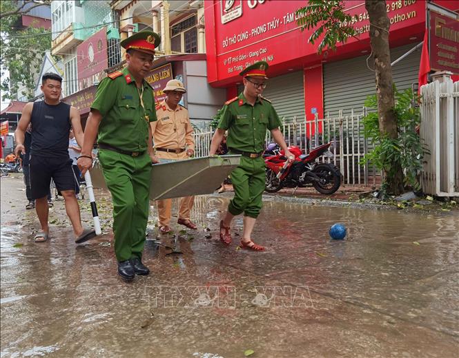 Làng gốm Bát Tràng nổi tiếng của Hà Nội bị ngập lụt- Ảnh 3.