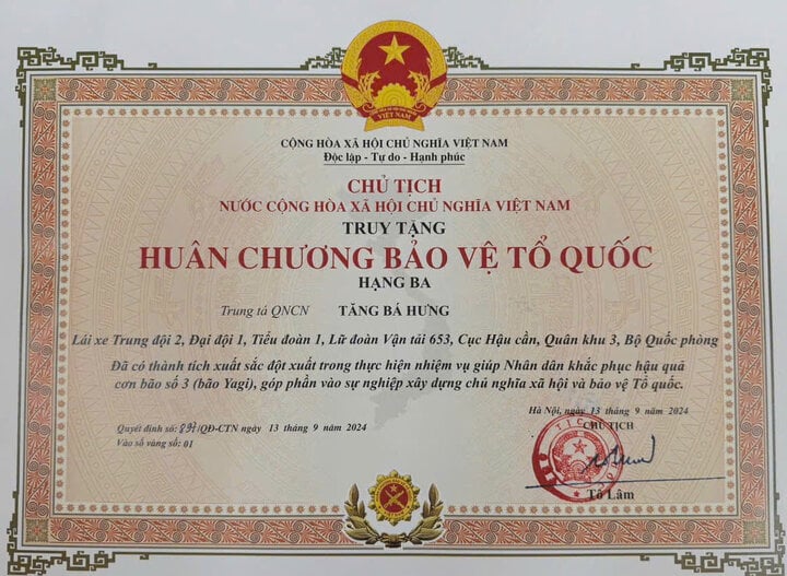 Truy tặng Huân chương bảo vệ Tổ quốc hạng Ba cho Trung tá QNCN Tăng Bá Hưng - Ảnh 2.