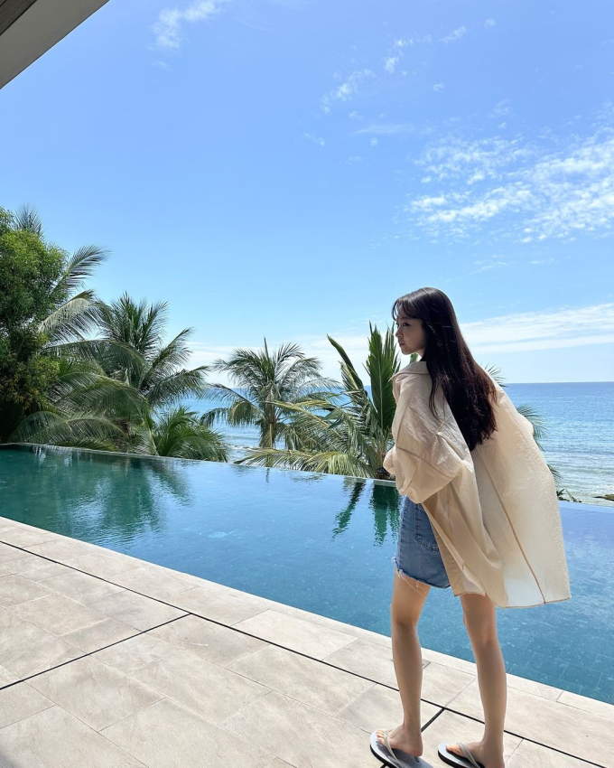 Hot: Park Bo Young check-in Nha Trang, hiếm hoi khoe ảnh đồ bơi hút cả trăm ngàn like - Ảnh 1.