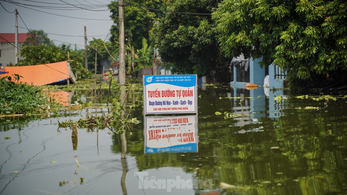 &quot;Lũ rừng ngang&quot; nhấn chìm hàng trăm ngôi nhà ở ngoại thành Hà Nội - Ảnh 14.